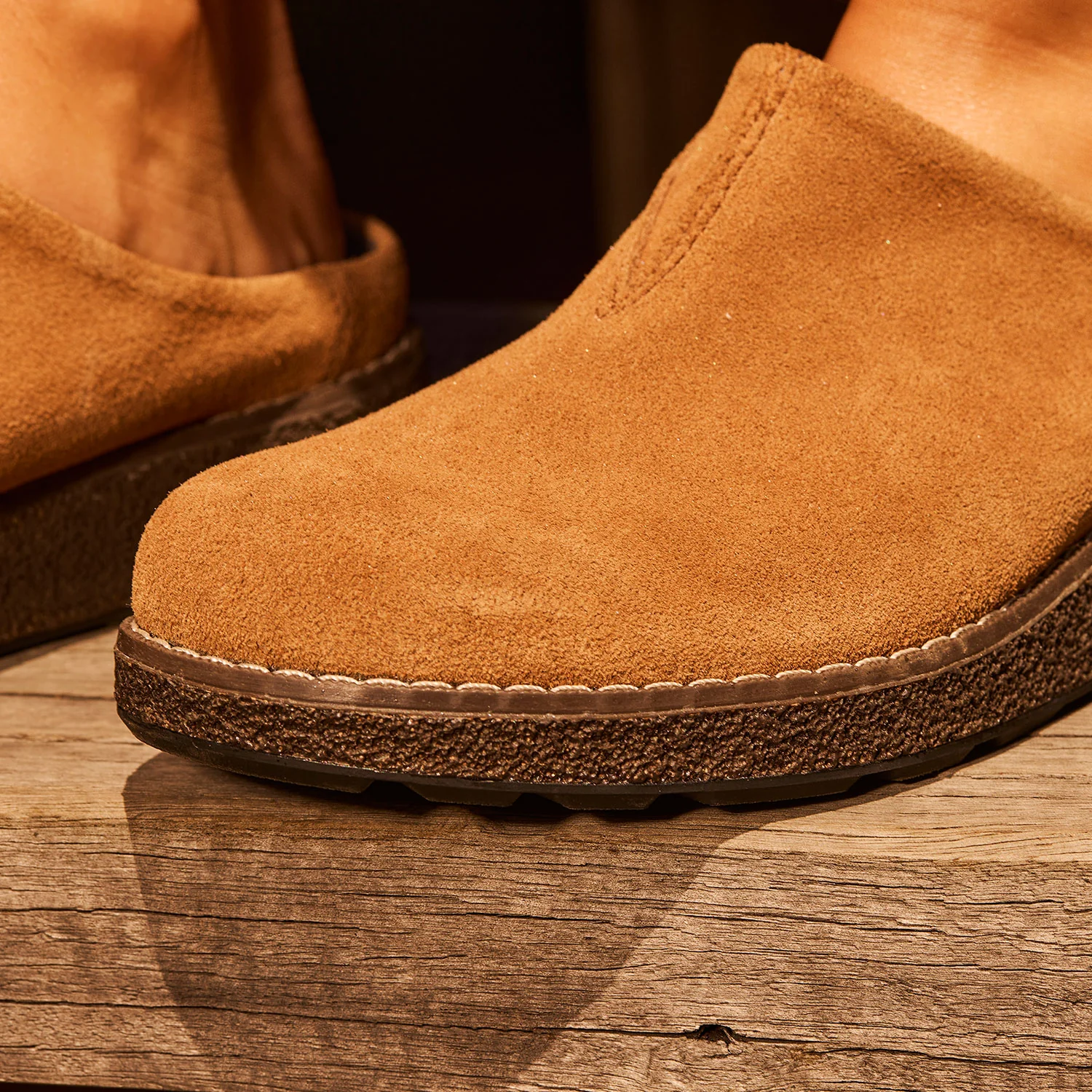 Blundstone 2686 - Aerocork Clog Sahara Tan Suede - Image 3