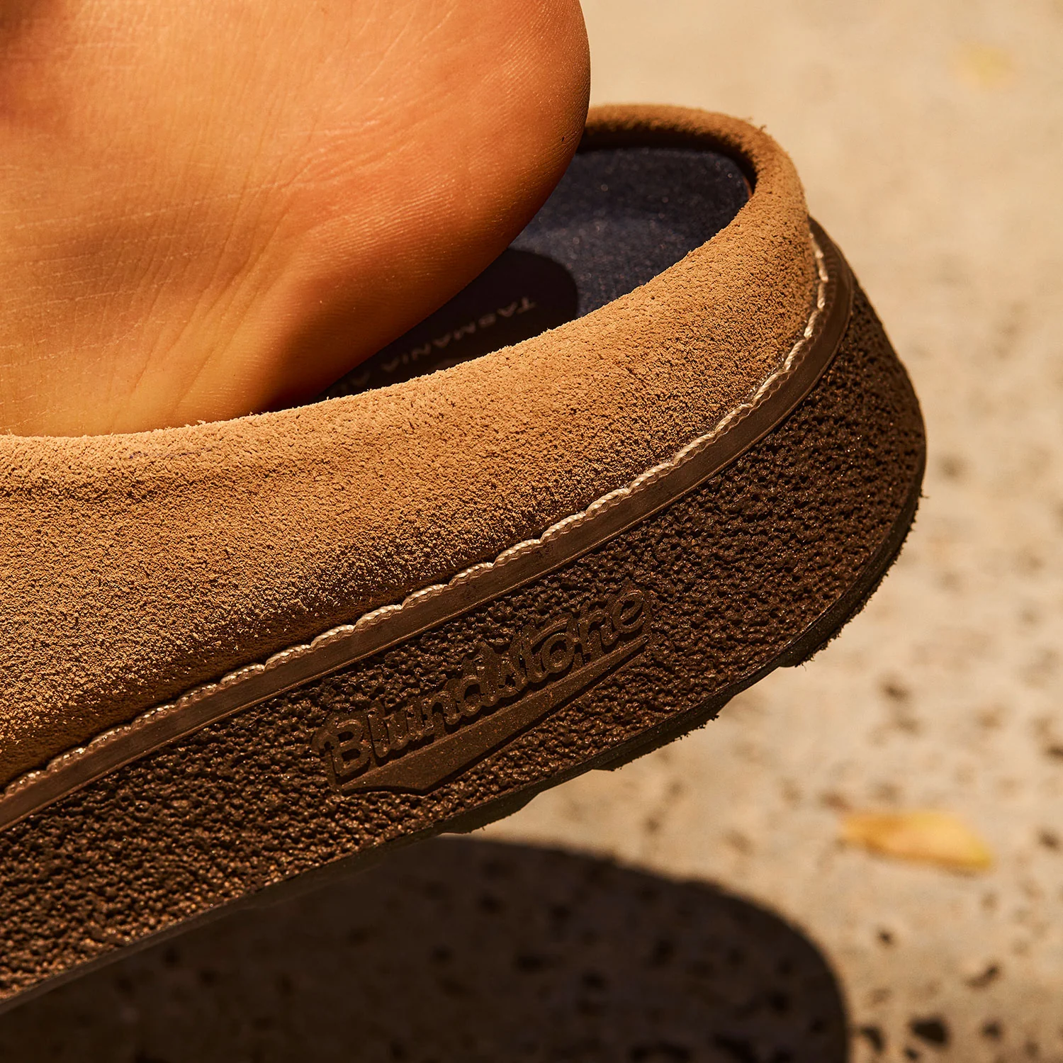 Blundstone 2692 - Aerocork Clog Sand Suede - Image 3